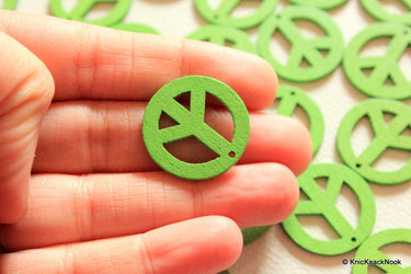 10 x Green Peace Wood Beads 24mm
